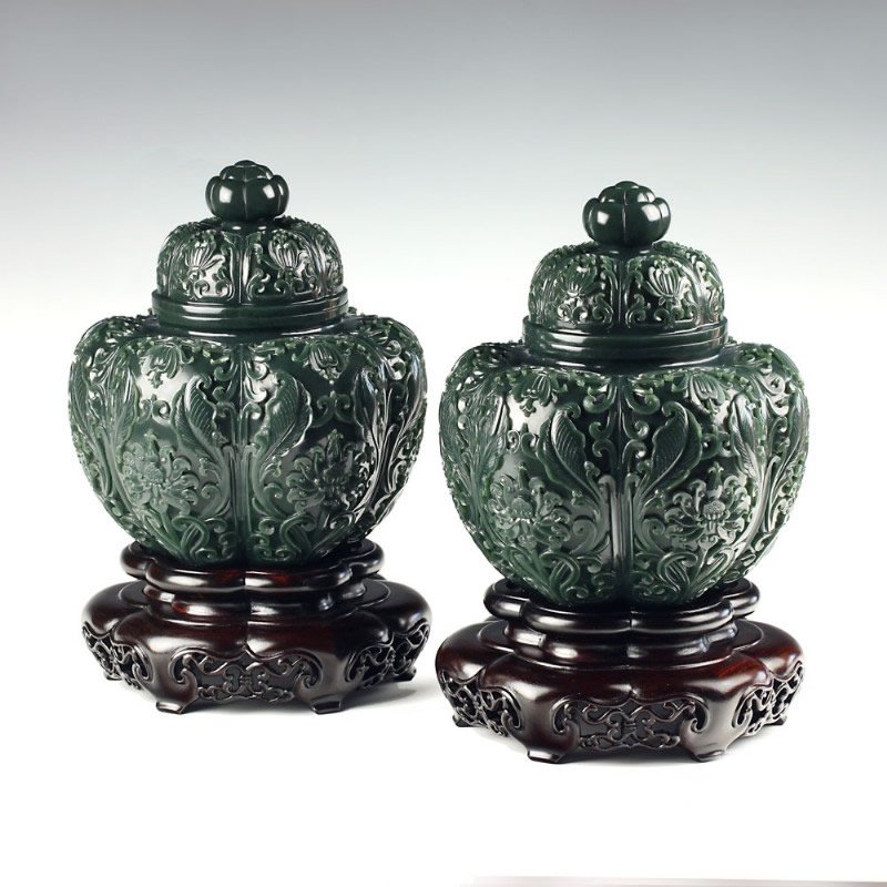 青玉-花卉纹饰瓜棱对罐